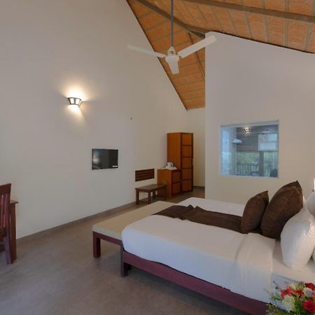 Hotel Abad Brookside Wayanad Vythiri Esterno foto