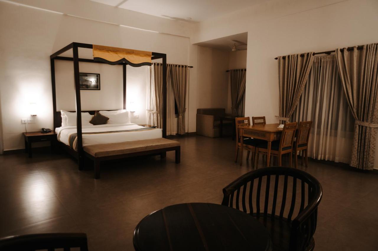 Hotel Abad Brookside Wayanad Vythiri Esterno foto