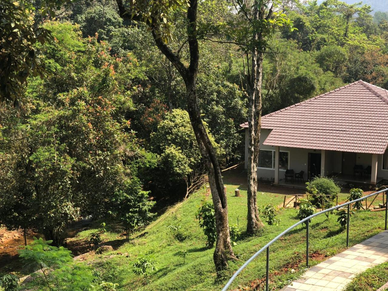 Hotel Abad Brookside Wayanad Vythiri Esterno foto