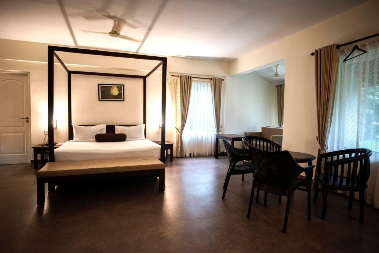 Hotel Abad Brookside Wayanad Vythiri Esterno foto
